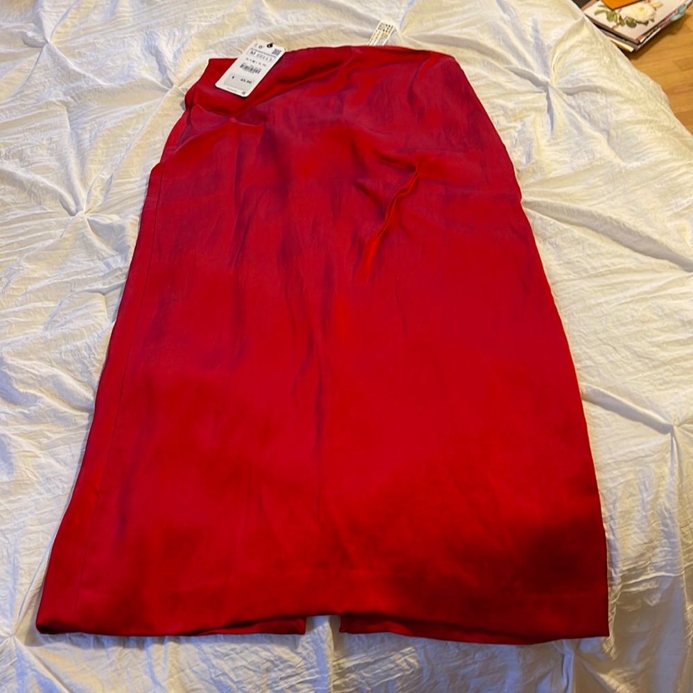 Red midi skirt Zara- size M- never worn tags attached.